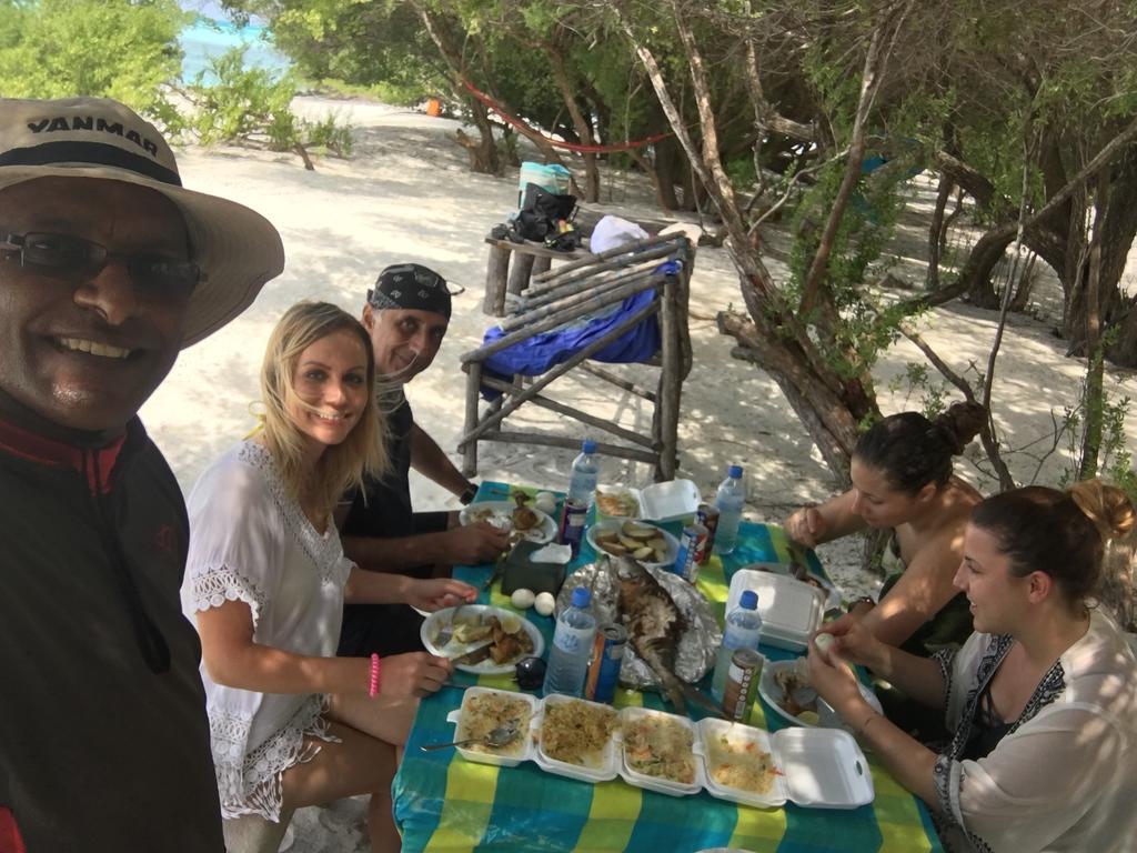 Sunset Holidays Huraa Bagian luar foto