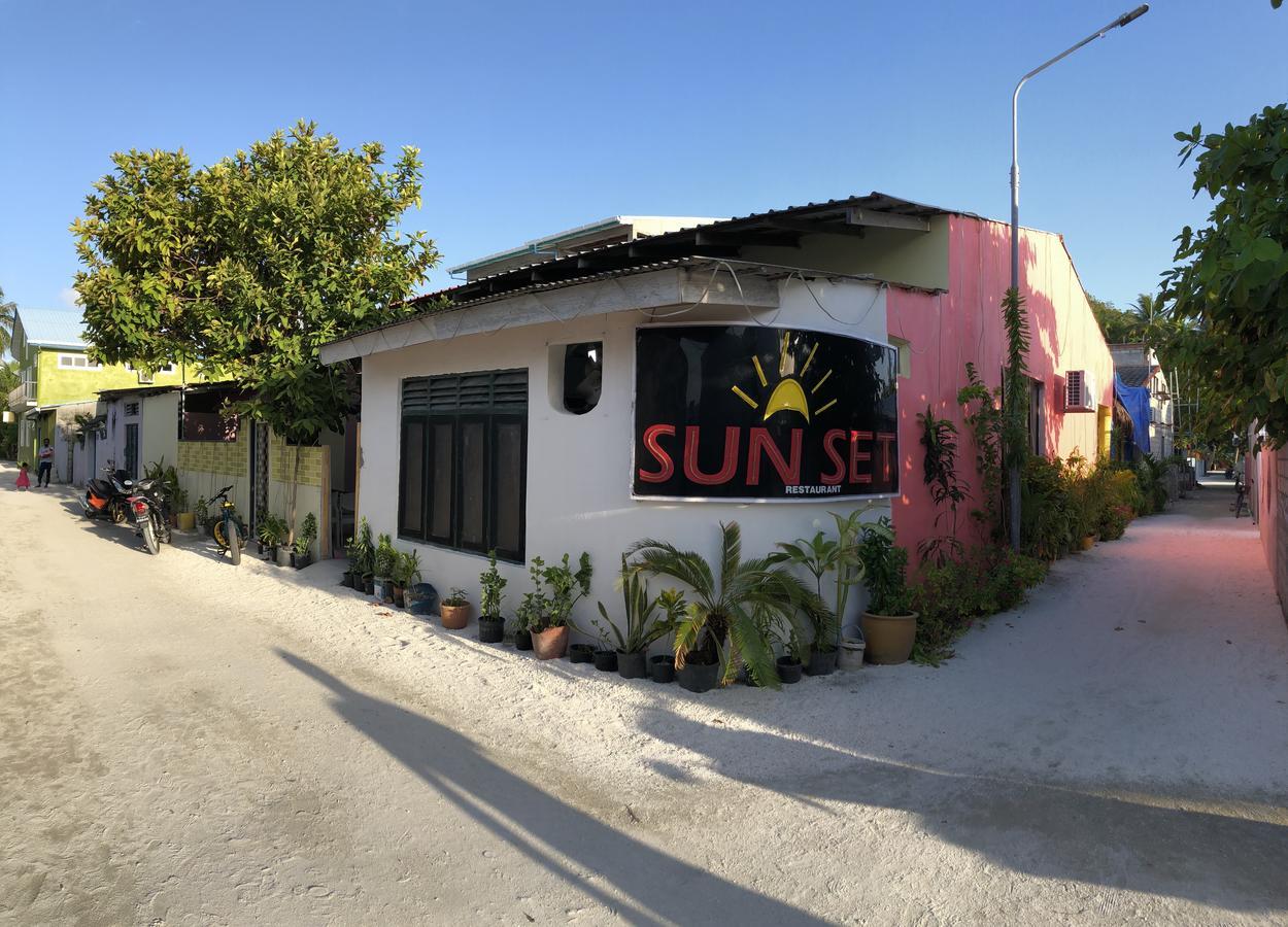 Sunset Holidays Huraa Bagian luar foto
