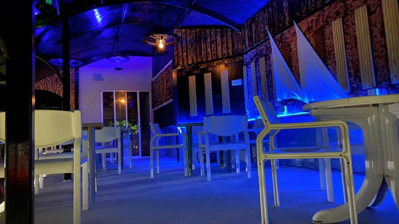 Sunset Holidays Huraa Bagian luar foto