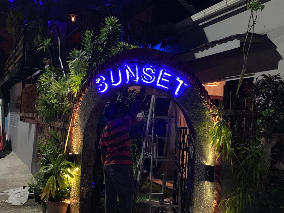 Sunset Holidays Huraa Bagian luar foto